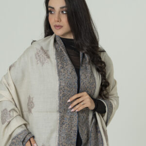 Alternative view of The Heritage Weave Pashmina – Made by Masters