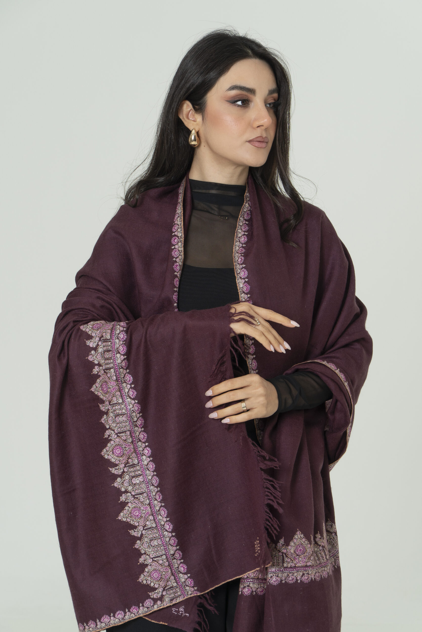 Vintage Sapphire Grace Pashmina – Refined Beauty - Image 2