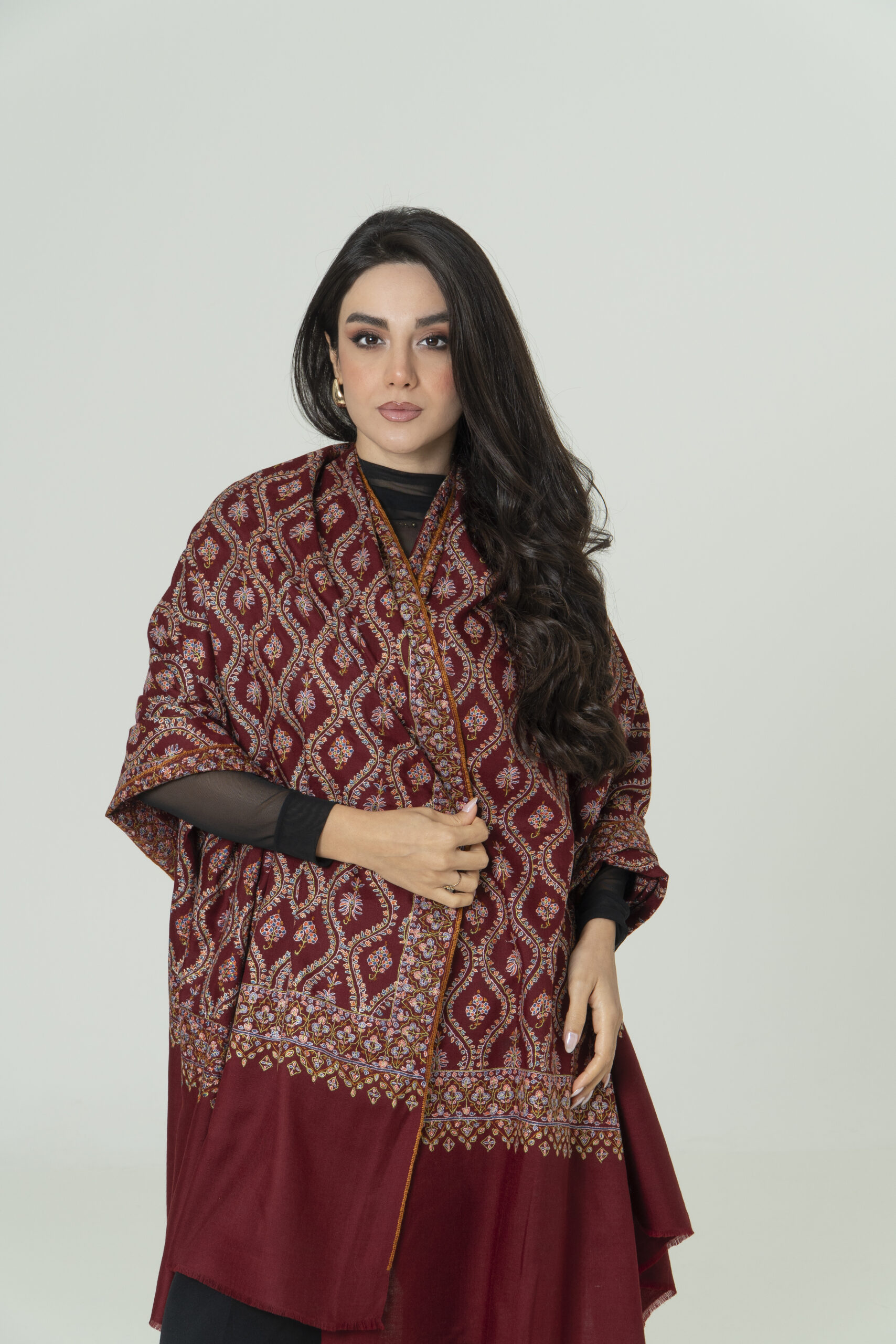 Ruby Glow Pashmina – Handcrafted Beauty