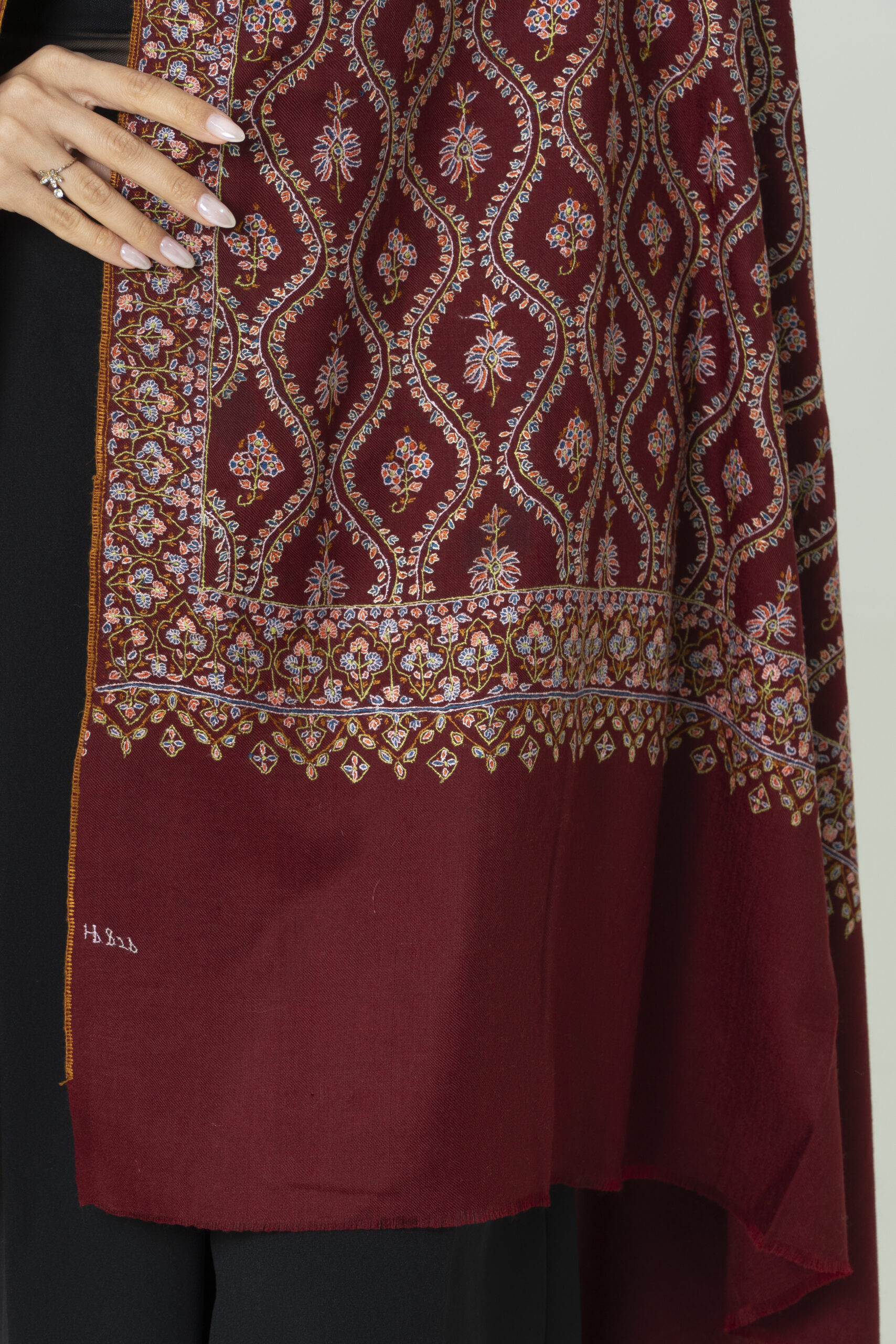 Ruby Glow Pashmina – Handcrafted Beauty - Image 4