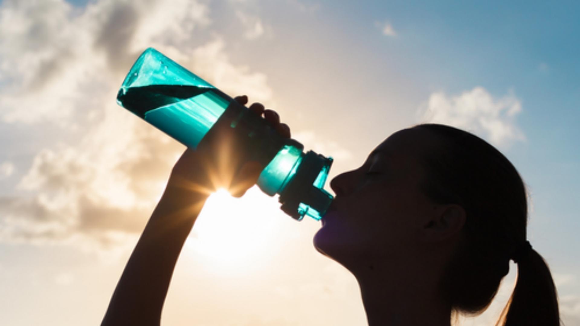 طب وصحة – هل الماء المملح صحي: حقيقة أم أسطورة؟ – الأخبار جديدنا – أخبارنا